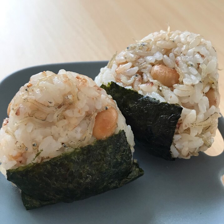 梅しらすの焼き飯おにぎり